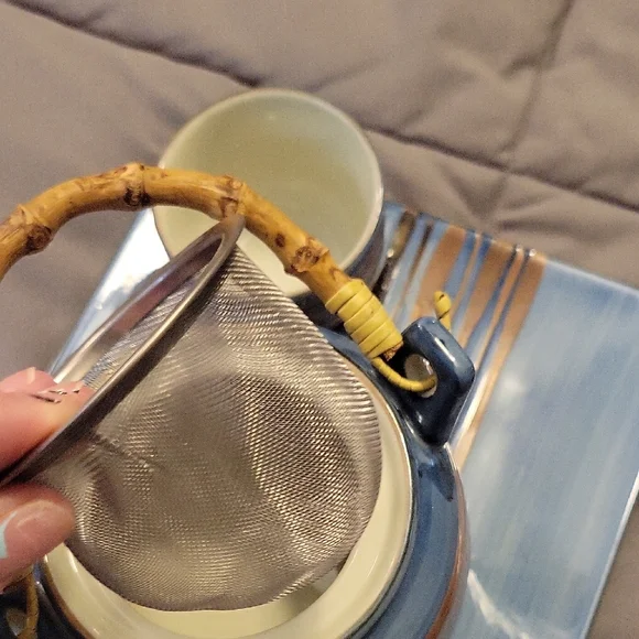 Teaopia Ceramic Tea Set with Bamboo Handle Set - Picture 3 of 9